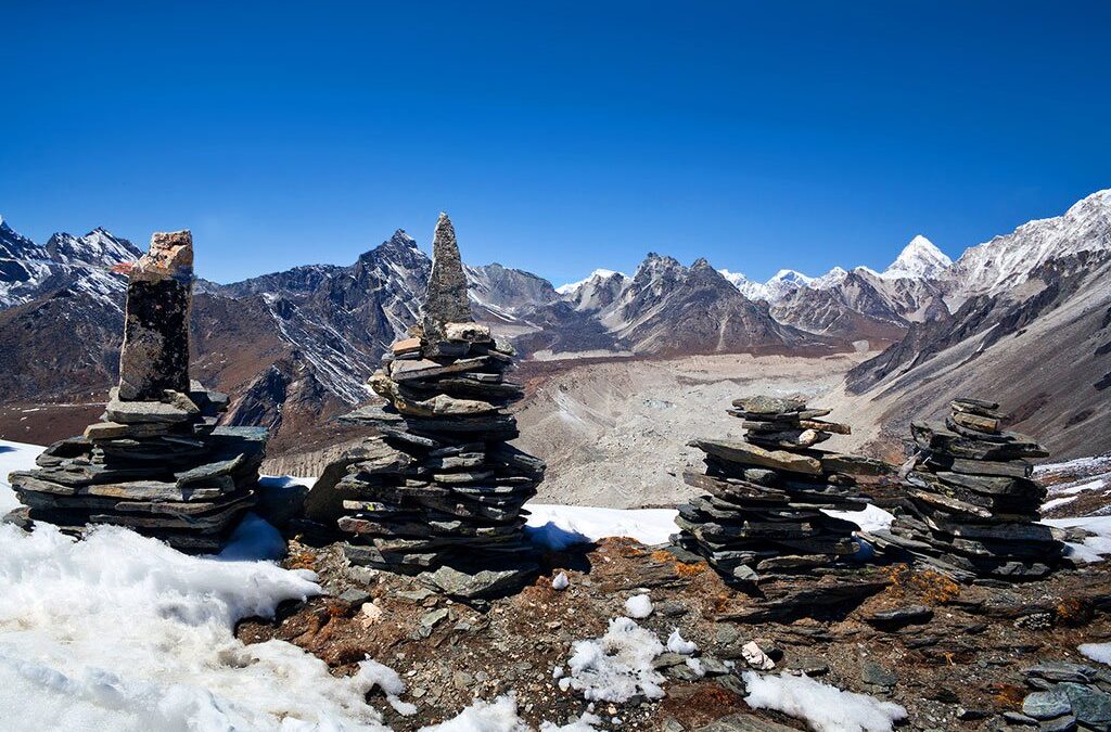 Everest 3 High Passes Trek – 20 Days